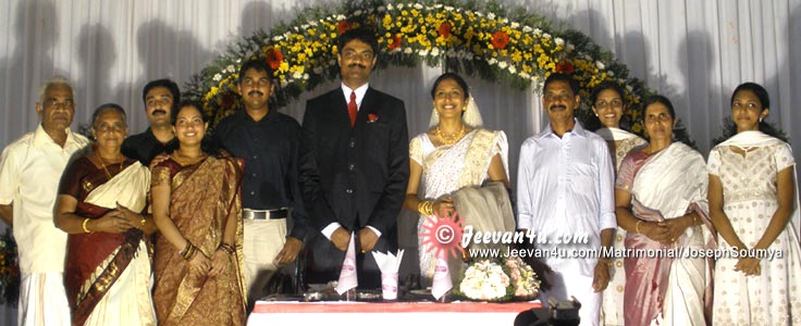 Joseph Soumya Wedding Family Photo